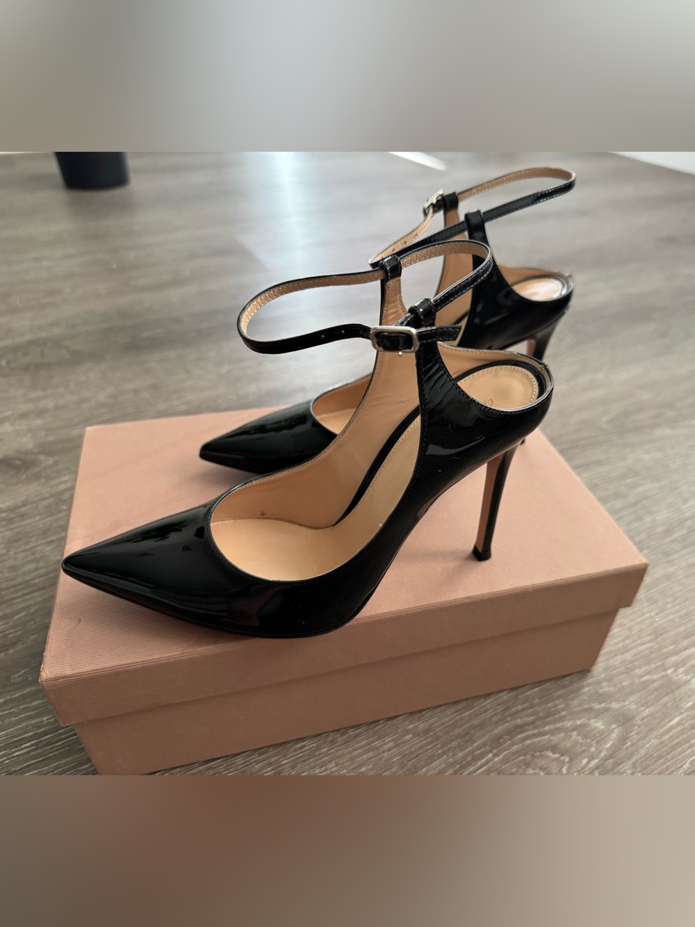 Gianvito Rossi Black Patent Pointed-Toe Ankle-Strap Heels - Picture 5 of 12
